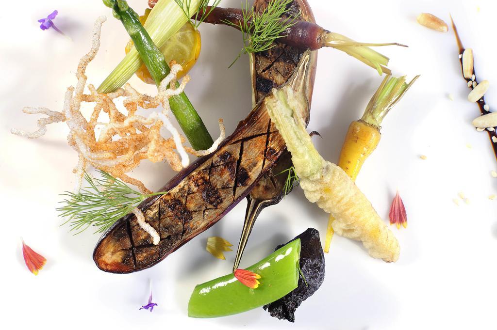 Sun City Hotel - The Gabriel Κάιρο Εξωτερικό φωτογραφία Aubergine and asparagus